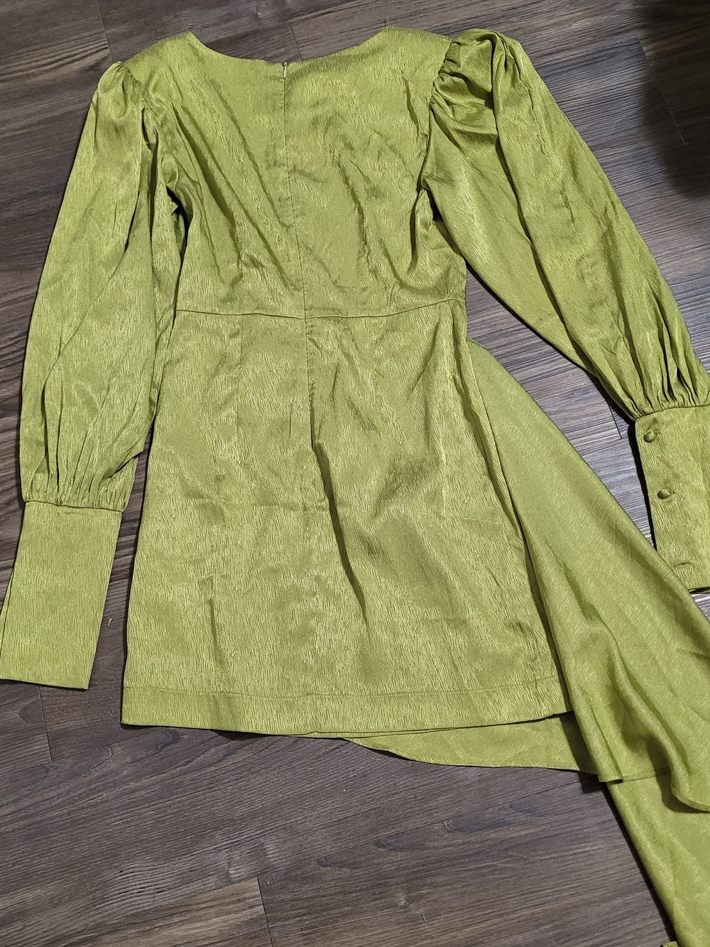 Elegant Lime Green Satin Draped Mini Dress Ghospell Hideaway Satin Mini Sz Small - Picture 5 of 8